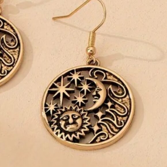 Vintage Boho Hippie Style 18k Gold Plated Sun Moon and Stars Dangle Earrings - Picture 2 of 2